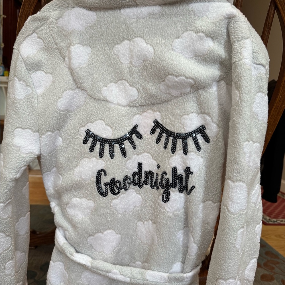Cozy Cloud Patterned Robe - Picture 3 of 4